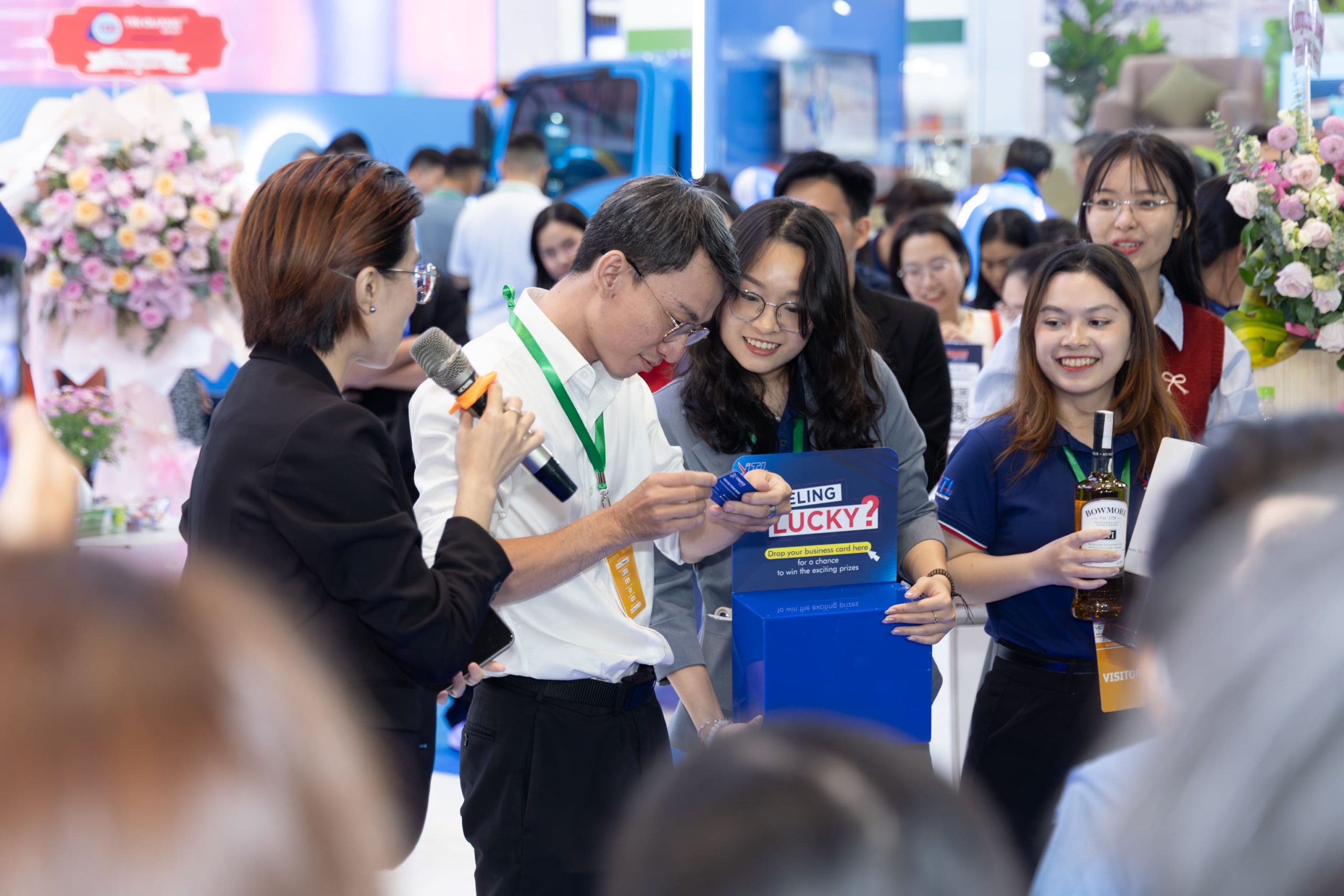 Quay phim chụp hình sự kiện TP.HCM